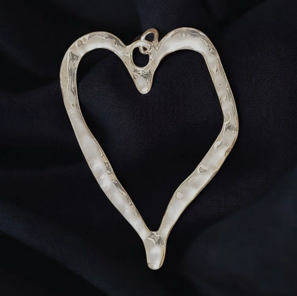 Silver Torque Large Heart Pendant Necklace New Age Grunge Bold Boho Choker 1980s - Picture 5 of 8